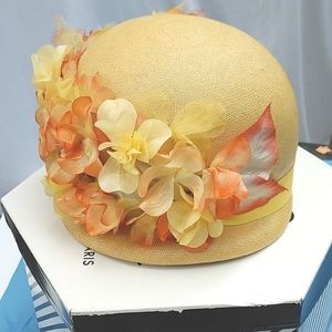 Lisa vintage Union Made hat,rare find in box,golden yellow cloche hat w/flowers